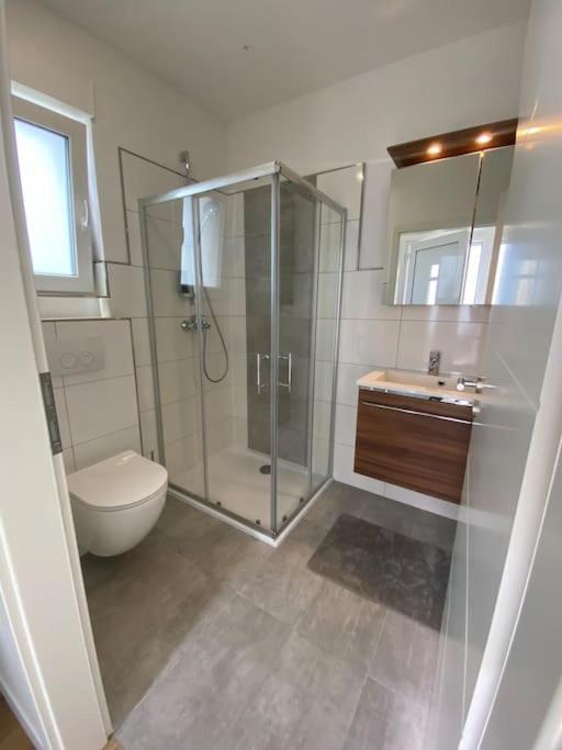Neues Bungalow Fuer Bis Zu 4 Personen Oberhausen  Dış mekan fotoğraf