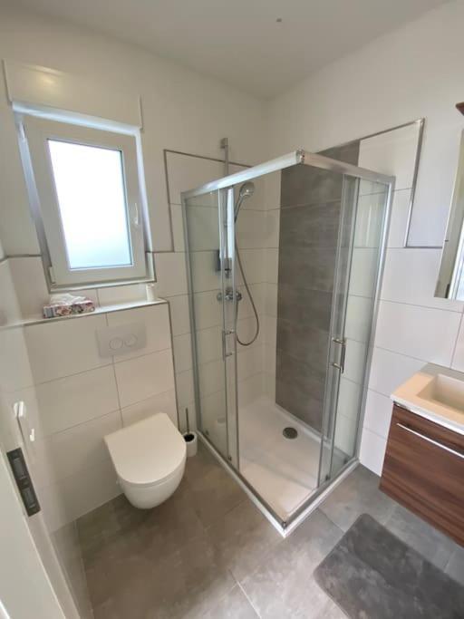 Neues Bungalow Fuer Bis Zu 4 Personen Oberhausen  Dış mekan fotoğraf